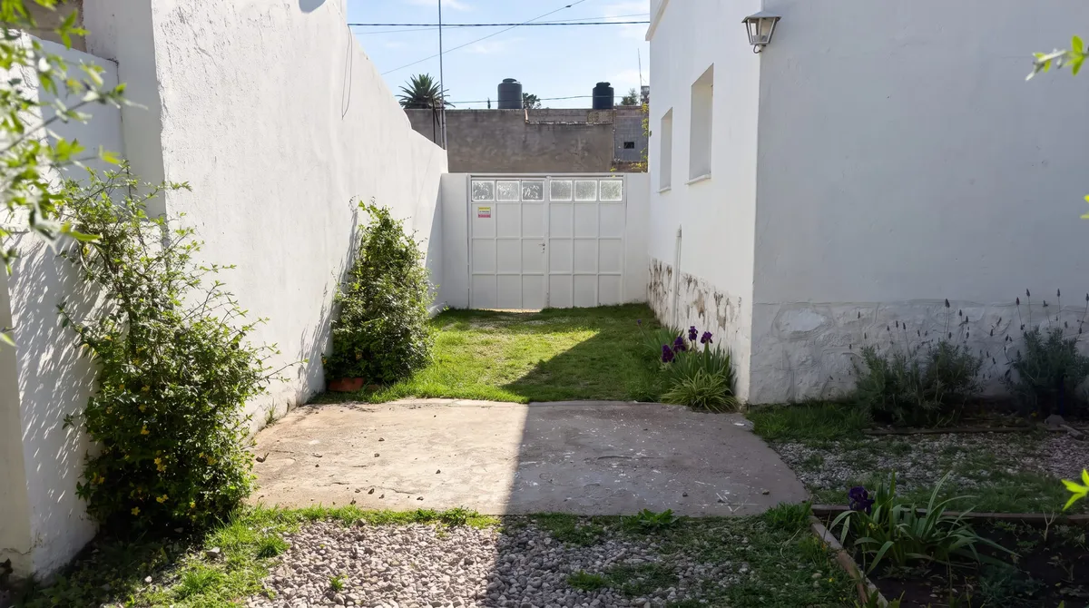 The way in through the gate